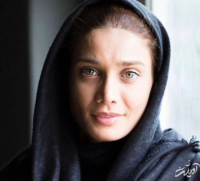 تینا آخوندتبار